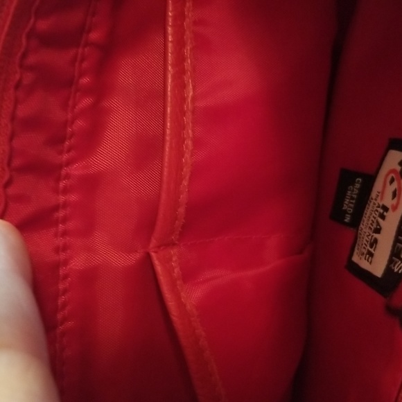 Wilson's House of Leather Authentic Nascar Chase Shoulder Bag - Picture 3 of 6